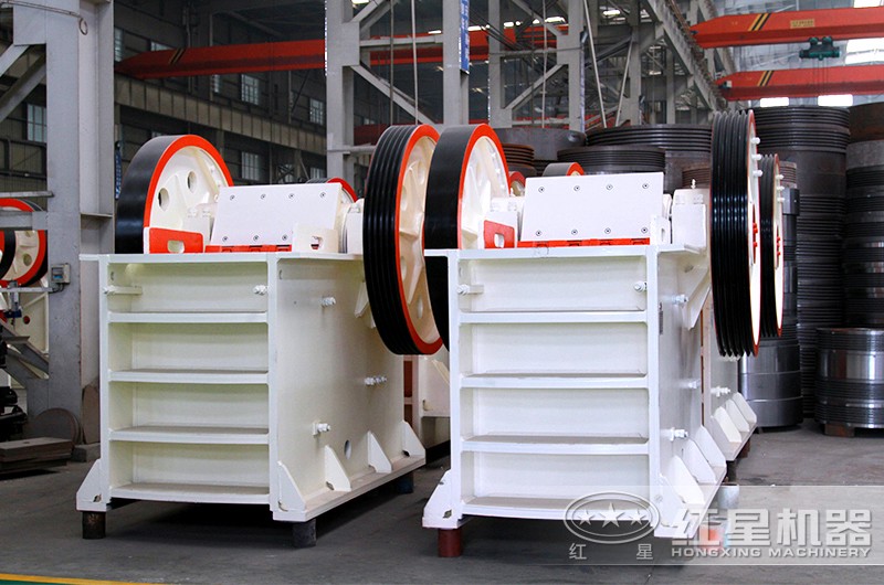 顎式破石機(jī)焊接機(jī)架結(jié)構(gòu)，牢固可靠